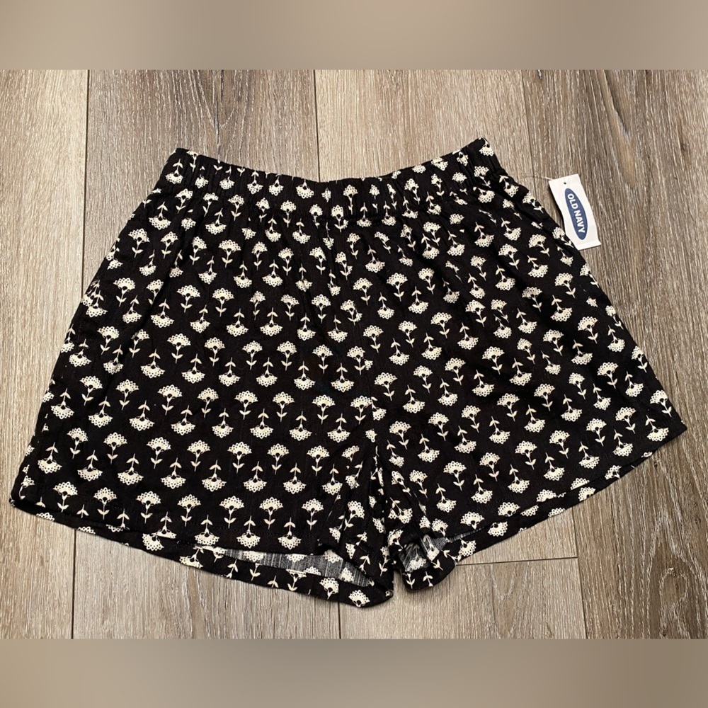 Old Navy Girl Shorts NWT Size Small 6-7 Years